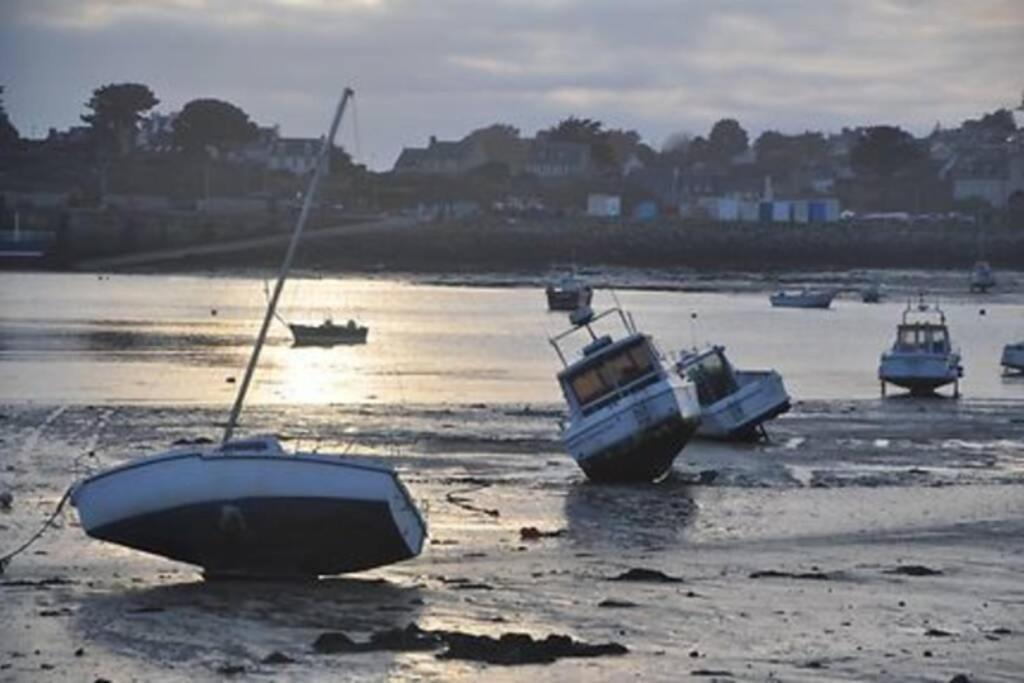 Kermaravel, le petit manoir en bord de mer. Saint-Pol-de-Léon Eksteriør billede